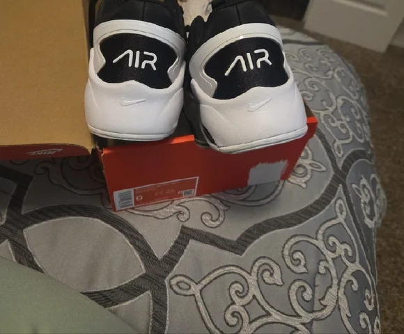 Brand New Nike Airmax Bolt Sneakers - Picture 3 of 5